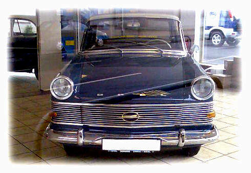 http://opel-specials.de/oldtimer/olympia-p2.jpg